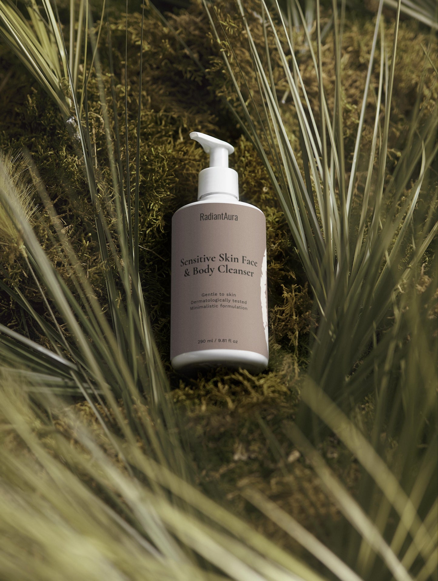 Sensitive Skin Face & Body Cleanser 290 ml / 9.81 fl oz